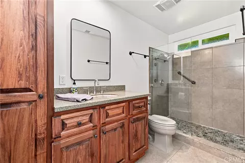 Bath - 2915 Persimmon, Fullerton, CA 92835 photo 3 of 3