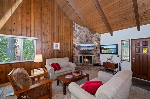 Living - 750 Grass Vly, Lake Arrowhead, CA 92352 photo 3 of 4