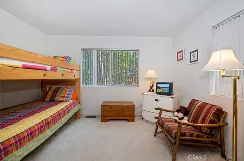 Bedroom - 750 Grass Vly, Lake Arrowhead, CA 92352 photo 8 of 9