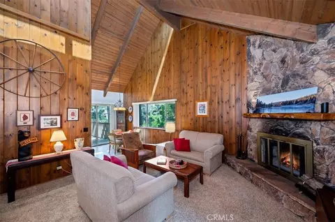 Living - 750 Grass Vly, Lake Arrowhead, CA 92352 photo 2 of 4