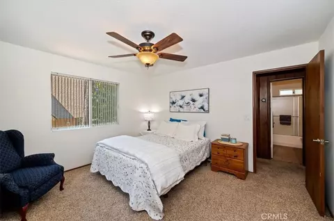Bedroom - 750 Grass Vly, Lake Arrowhead, CA 92352 photo 5 of 9