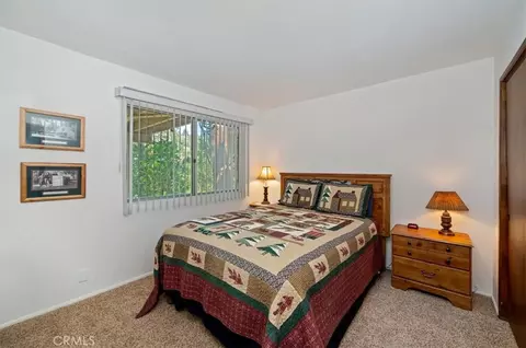 Bedroom - 750 Grass Vly, Lake Arrowhead, CA 92352 photo 6 of 9