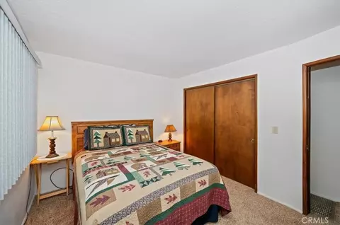 Bedroom - 750 Grass Vly, Lake Arrowhead, CA 92352 photo 7 of 9