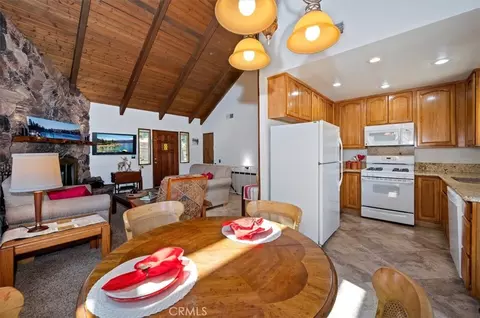 Dining - 750 Grass Vly, Lake Arrowhead, CA 92352 photo 2 of 2