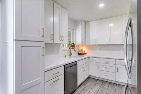 Kitchen - 415 Hidalgo Ave, Redlands, CA 92374 photo 1 of 2