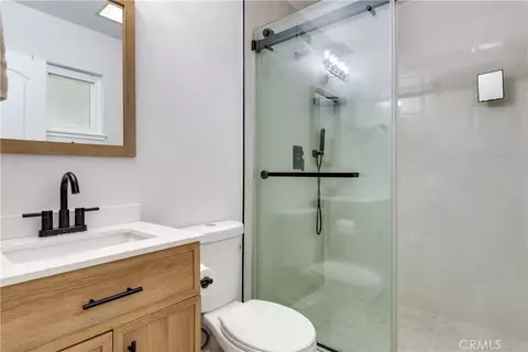 Bath - 415 Hidalgo Ave, Redlands, CA 92374 photo 1 of 2