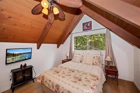 Bedroom - 515 View, Lake Arrowhead, CA 92352 photo 3 of 7