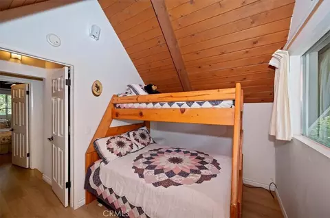 Bedroom - 515 View, Lake Arrowhead, CA 92352 photo 5 of 7