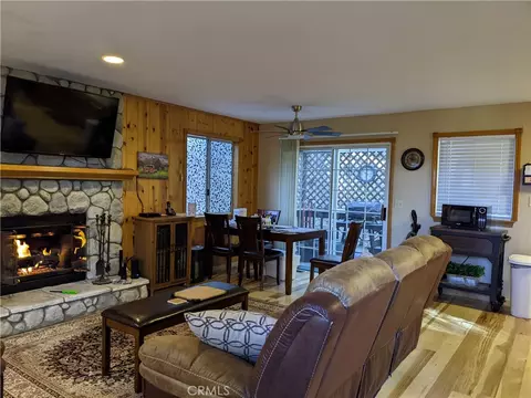 23819 Scenic Dr, Crestline, CA 92325 photo 6