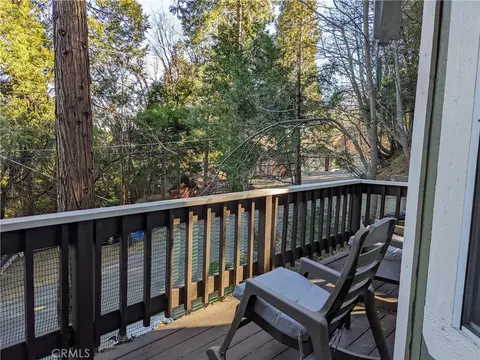 23819 Scenic Dr, Crestline, CA 92325 photo 4