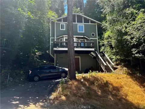 23819 Scenic Dr, Crestline, CA 92325 photo 2