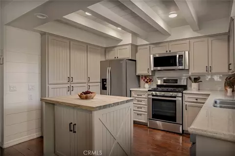 Kitchen - 374 Dunant, Crestline, CA 92325 photo 5 of 5