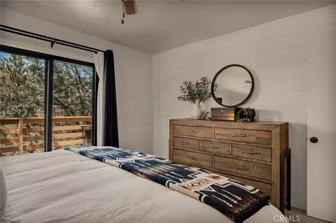 Bedroom - 374 Dunant, Crestline, CA 92325 photo 2 of 11