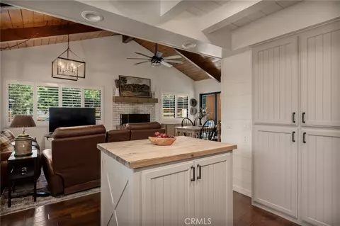 Kitchen - 374 Dunant, Crestline, CA 92325 photo 2 of 5