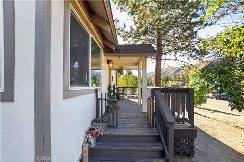 Exterior - 1081 Apple Ave, Wrightwood, CA 92397 photo 13 of 15