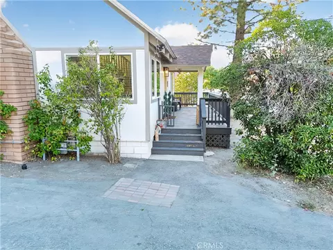 Exterior - 1081 Apple Ave, Wrightwood, CA 92397 photo 14 of 15