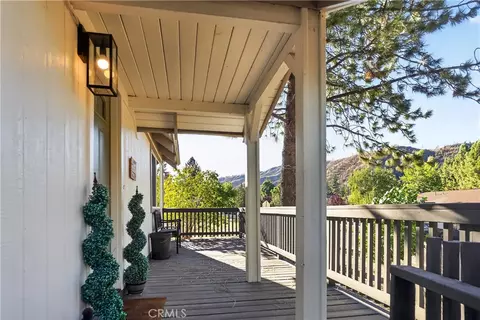Exterior - 1081 Apple Ave, Wrightwood, CA 92397 photo 4 of 15