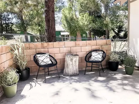 Exterior - 1081 Apple Ave, Wrightwood, CA 92397 photo 5 of 8