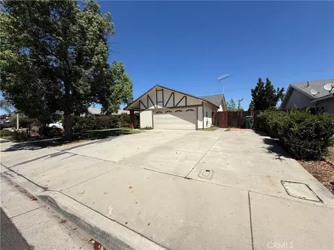 25860 Thundercloud Ct, Moreno Valley, CA 92553