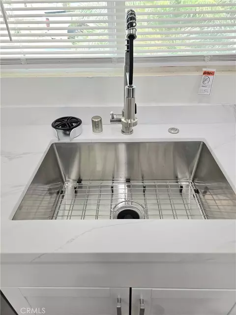 Kitchen - 20157 Chickasaw, Apple Valley, CA 92307 photo 3 of 5