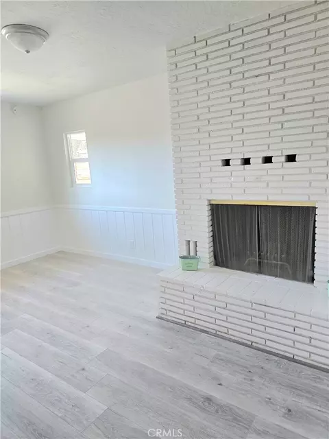 Living - 20157 Chickasaw, Apple Valley, CA 92307 photo 3 of 3