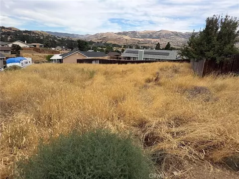 21105 Hillcrest Ct, Tehachapi, CA 93561 photo 6