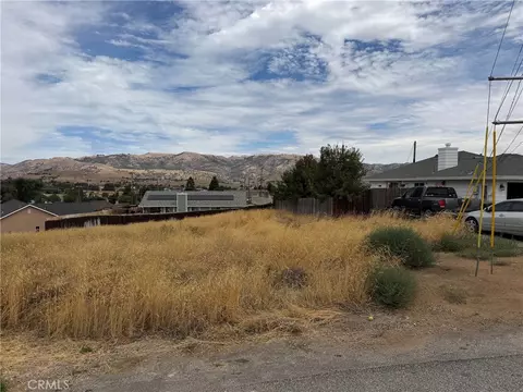 21105 Hillcrest Ct, Tehachapi, CA 93561 photo 3