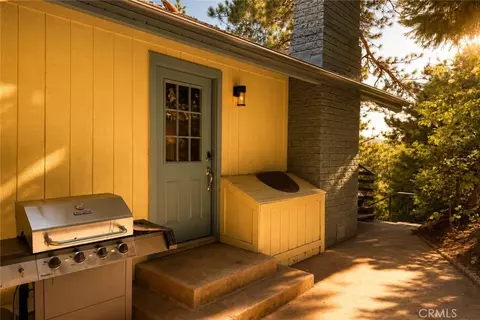 24687 San Moritz, Crestline, CA 92325 photo 6