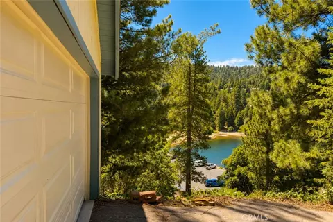 24687 San Moritz, Crestline, CA 92325 photo 3