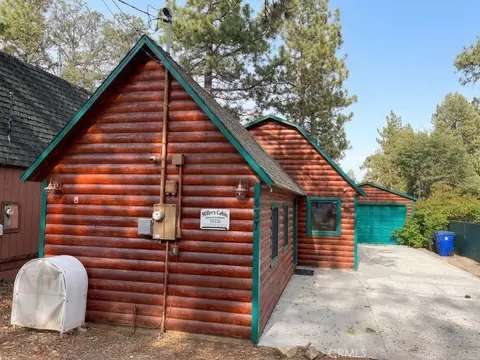 Exterior - 437 Victoria Ln, Sugarloaf, CA 92386 photo 4 of 5