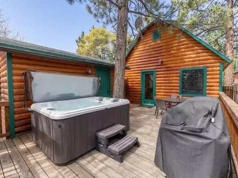 Exterior - 437 Victoria Ln, Sugarloaf, CA 92386 photo 1 of 5