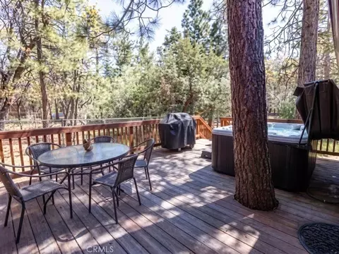 Exterior - 437 Victoria Ln, Sugarloaf, CA 92386 photo 3 of 5