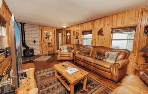 Living - 437 Victoria Ln, Sugarloaf, CA 92386 photo 1 of 2