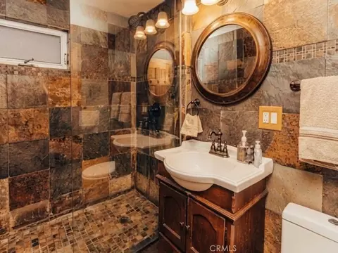Bath - 437 Victoria Ln, Sugarloaf, CA 92386 photo 1 of 2