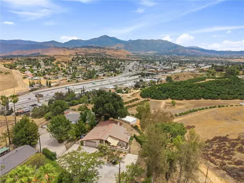 View/Area - 31016 E Sunset Dr N, Redlands, CA 92373 photo 3 of 4