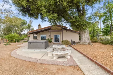 Exterior - 31016 E Sunset Dr N, Redlands, CA 92373 photo 8 of 15