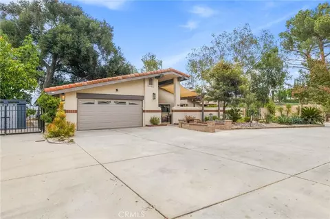 Exterior - 31016 E Sunset Dr N, Redlands, CA 92373 photo 3 of 15
