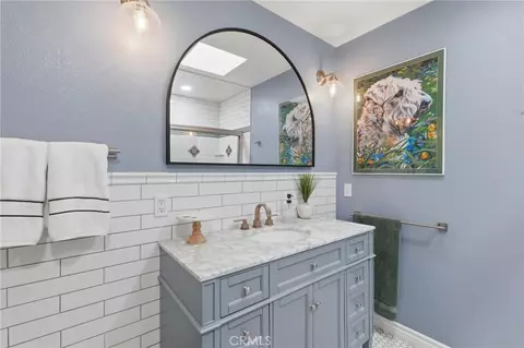Bath - 31016 E Sunset Dr N, Redlands, CA 92373 photo 4 of 6