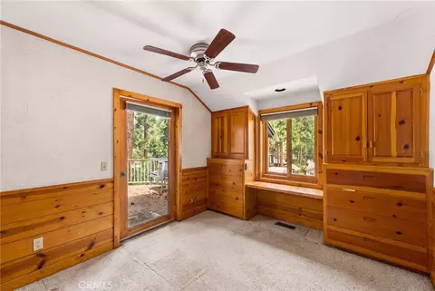 Bedroom - 41035 Pine Dr, Forest Falls, CA 92339 photo 1 of 11