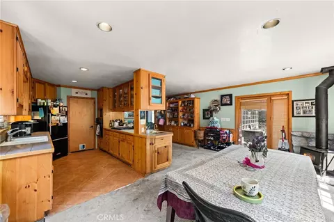 Kitchen - 41035 Pine Dr, Forest Falls, CA 92339 photo 3 of 3