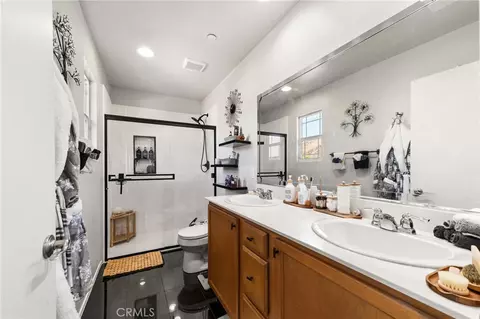 Bath - 11919 Citadel Ave, Fontana, CA 92337 photo 1 of 1