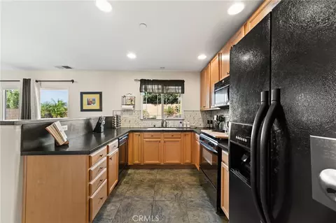 Kitchen - 11919 Citadel Ave, Fontana, CA 92337 photo 2 of 3