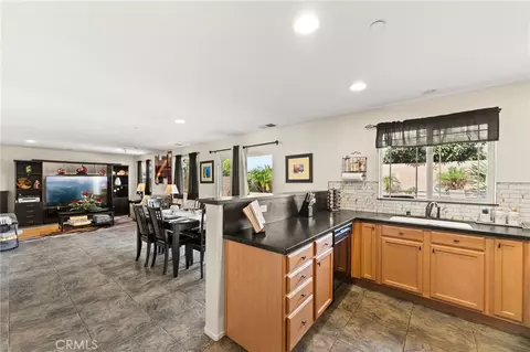 Kitchen - 11919 Citadel Ave, Fontana, CA 92337 photo 3 of 3