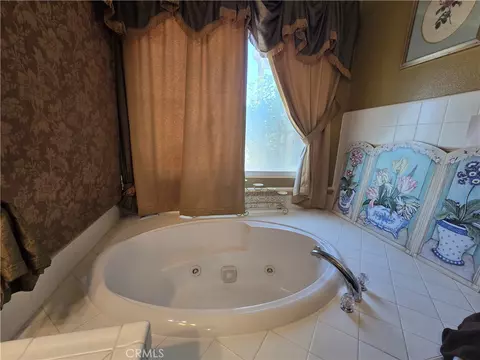 Bath - 16005 Regency Rnch, Riverside, CA 92504 photo 3 of 4