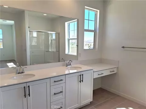 Bath - 29458 Upper Creek Loop, Winchester, CA 92596 photo 3 of 4