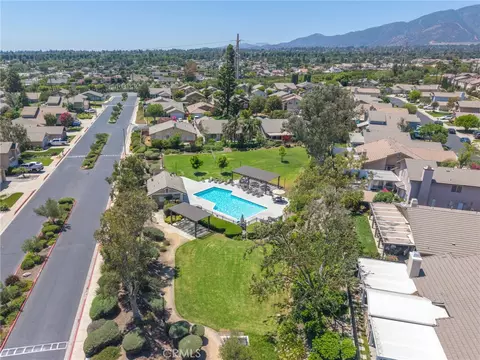 View/Area - 958 Falcon Vw, Upland, CA 91784 photo 2 of 10