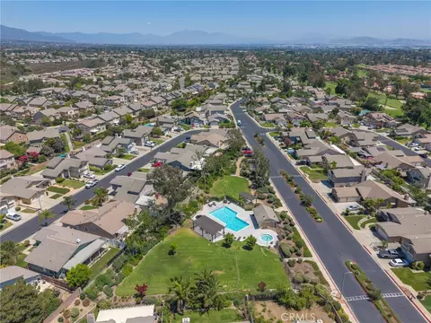 View/Area - 958 Falcon Vw, Upland, CA 91784 photo 5 of 10