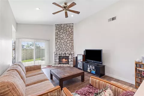 Living - 958 Falcon Vw, Upland, CA 91784 photo 4 of 5