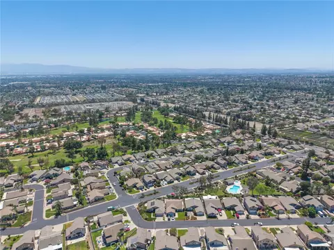 View/Area - 958 Falcon Vw, Upland, CA 91784 photo 1 of 10