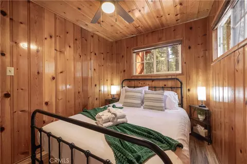 Bedroom - 42855 Willow Ave, Big Bear Lake, CA 92315 photo 2 of 6